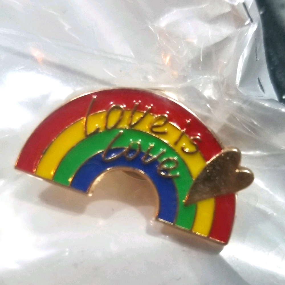 Love is love enamel pin Pride Rainbow